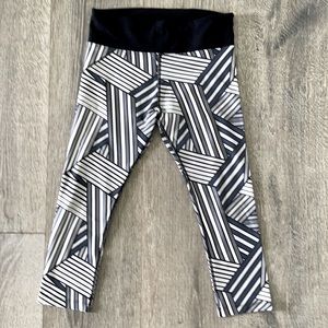 Multi gray and white Lorna Jane yoga Capri